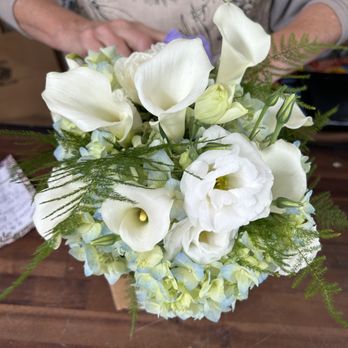 Leucadia Floral and Plant - Wedding Bouquet - Nurseries & Gardening Near Me - Encinitas, California