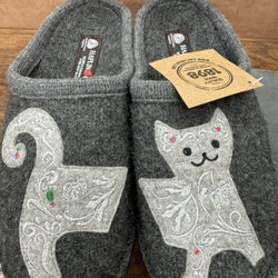 Alan's Shoes - Cool slippers