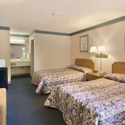 Days Inn by Wyndham Cheraw - Standard Two Double Bed Room