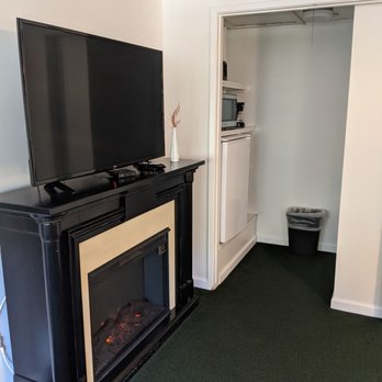 The Rigdon House - Room 25 - Hotels Near Me - Cambria, California The Rigdon House - Room 25 - Hotels Near Me - Cambria, California