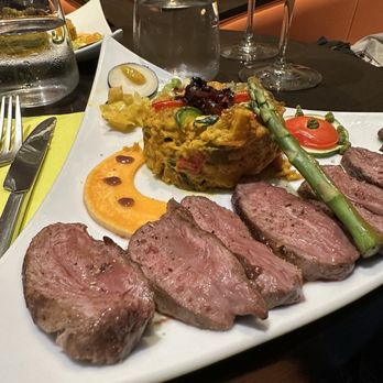 Grains Nobles et Plus - Lamb, Ratatouille, various vegetables and sauces. - Wine Bars Near Me - Paris, 75