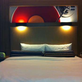 Aloft by Marriott Phoenix-Airport - Bed - Hotels Near Me - Phoenix, Arizona