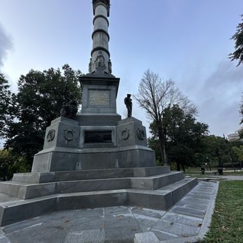 Boston Common - Monument in the park - Parks Near Me - Boston, Massachusetts