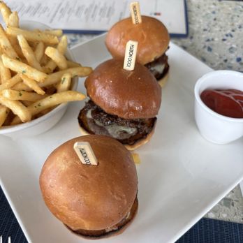 1000 NORTH - Sliders - Bars Near Me - Jupiter, Florida