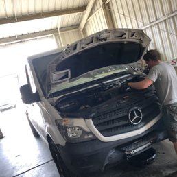 Change oil. Saturday first in the morning Change oil. Saturday first in the morning