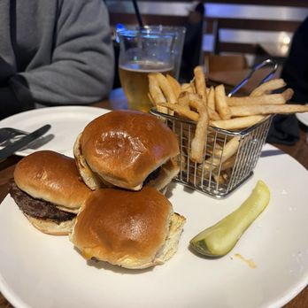 Yard House - Cheeseburger Sliders - New American Near Me - Irvine, California