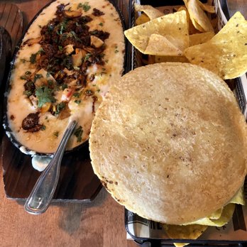 Eight Thirty Common - Queso Fundido - Gastropubs Near Me - Meridian, Idaho