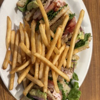 Mountain Oaks Cafe - American Near Me - Oakhurst, California Mountain Oaks Cafe - American Near Me - Oakhurst, California