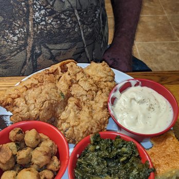 The Red B Restaurant - American Near Me - Idabel, Oklahoma