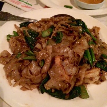 Daisy Mint - Pad See Ew with shrimp - Thai Near Me - Pasadena, California