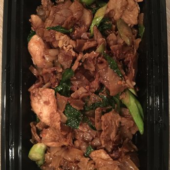 Mint Thai Kitchen - Pad Se Ew...amazing portion with a ton of chicken. - Thai Near Me - Houston, Texas
