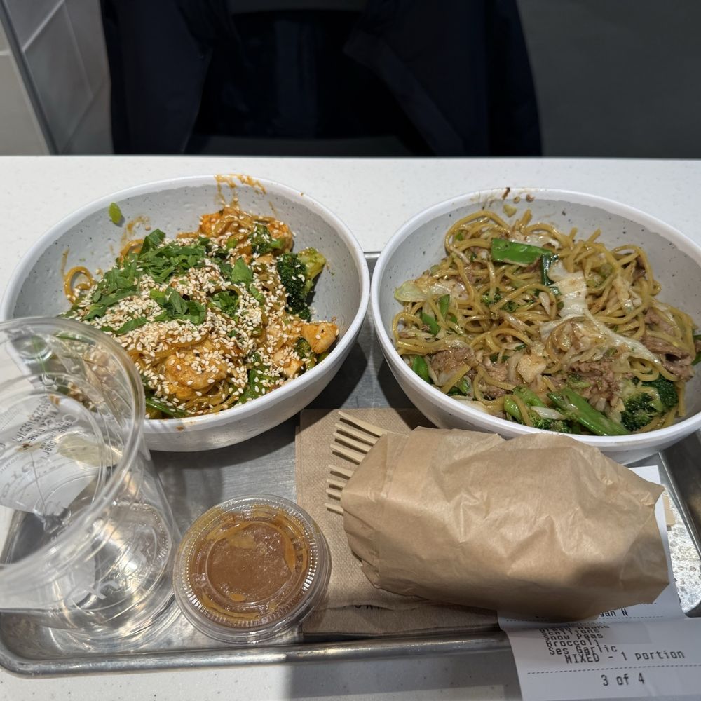 honeygrow - Spicy Garlic on left Sesame Garlic on right - Salad Near Me - North Brunswick, New Jersey