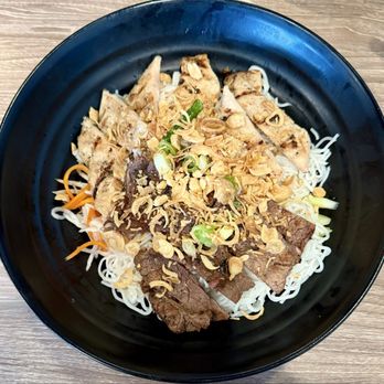 Pho Oxnard - 71. Bún Gà Nướng split beef and chicken - Vietnamese Near Me - Oxnard, California Pho Oxnard - 71. Bún Gà Nướng split beef and chicken - Vietnamese Near Me - Oxnard, California