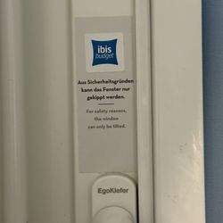 Ibis Budget - Ibis Zürich: don't get fresh air!