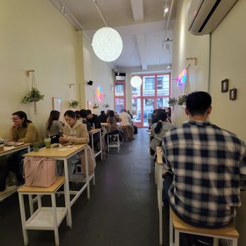 Hanamizuki Cafe - Inside - Cafes Near Me - New York, New York