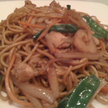 Quan's Kitchen - Chicken lo mein - Sushi Bars Near Me - North Attleboro, Massachusetts