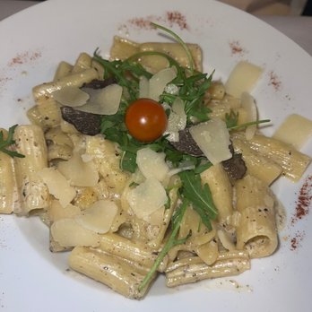 Le Bistro Marbeuf - truffle pasta - French Near Me - Paris, 75