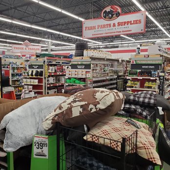 Tractor Supply - Department Stores Near Me - Yuma, Arizona