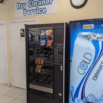 D-Jennis Coin Laundry - ‍ Single-use bathrooms and there are two keys available. Could be transgender friendly if the signs made it clearer. - Laundromat Near Me - Doral, Florida