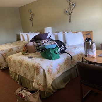 The Lodge - Double Queen bedroom (with all of our stuff ) - Hotels Near Me - Eureka Springs, Arkansas The Lodge - Double Queen bedroom (with all of our stuff ) - Hotels Near Me - Eureka Springs, Arkansas
