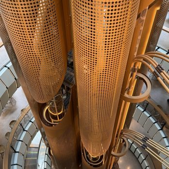 Starbucks Reserve Roastery Chicago - Coffee Roasteries Near Me - Chicago, Illinois