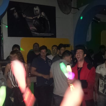 D'len Resto Bar - Pintaron los malabares en el cuarto aniversario - Bars Near Me - Buenos Aires, C