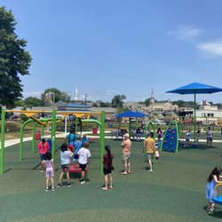 Jolley Park - Umbrellas, swing rope, climbing walls