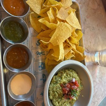 Coyo Taco - Good guac, chips tasted kind of stale with no salt - Mexican Near Me - Lisbon, 11