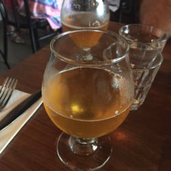 Sounds On West - The six strings coastie beer