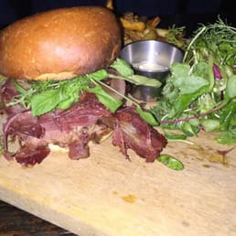Burger De Smoked Meat Maison Region De Vancouver