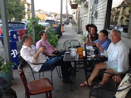 Horn's Eatery by null