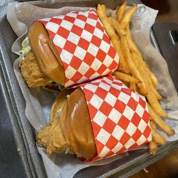 Legend Hot Chicken Stanton - Legends original Coleslaw sandwiches - Chicken Shop Near Me - Stanton, California