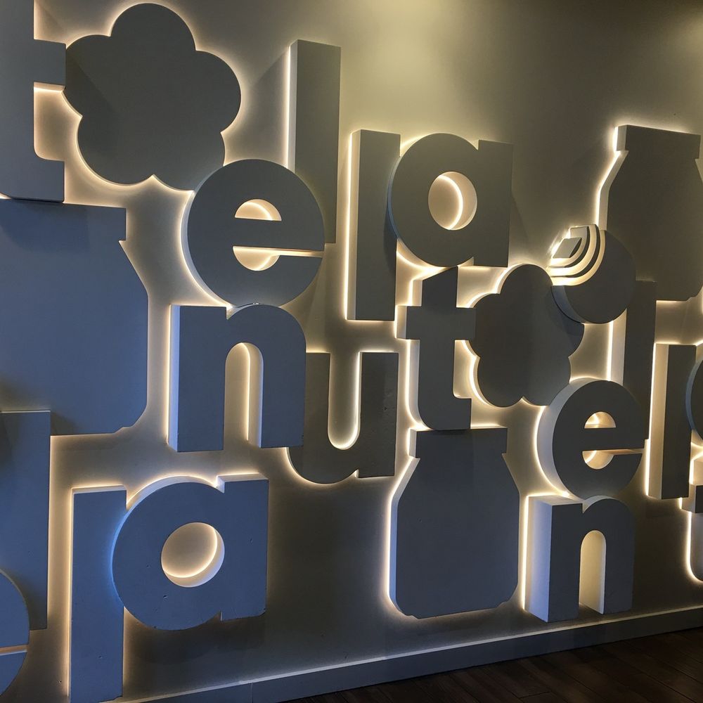 Nutella Cafe - Insta worthy wall - Desserts Near Me - Chicago, Illinois Nutella Cafe - Insta worthy wall - Desserts Near Me - Chicago, Illinois