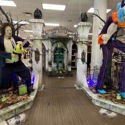 Spirit Halloween