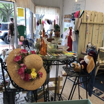 This N That Consigment Shop - Used, Vintage & Consignment Near Me - Bartow, Florida