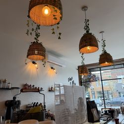 Perla - I was obsessed i needed to capture a photo of the decor.