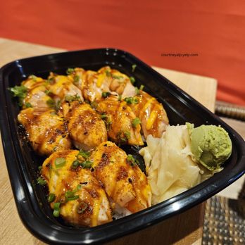 Mix Sushi Bar - Seared Salmon (half spicy, half original) - Sushi Bars Near Me - Bellevue, Washington
