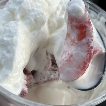 La Michoacana - Big strawberries in my Fresas con Crema! - Mexican Near Me - Saint Charles, Missouri