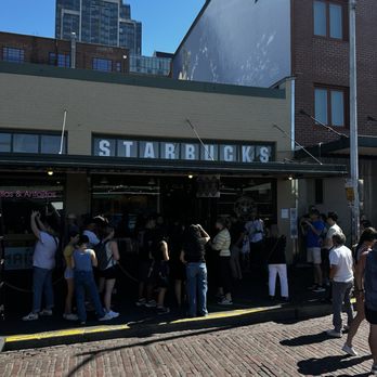 Starbucks - Outside line - Coffee & Tea Near Me - Seattle, Washington Starbucks - Outside line - Coffee & Tea Near Me - Seattle, Washington