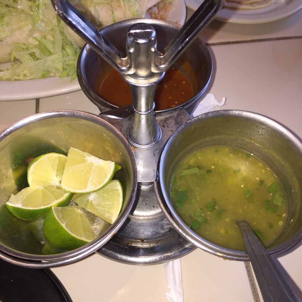 El Pueblito - Salsa & limes - Mexican Near Me - Lancaster, Pennsylvania El Pueblito - Salsa & limes - Mexican Near Me - Lancaster, Pennsylvania
