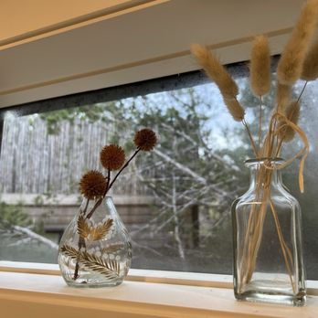 Onera Fredericksburg - Neighboring terrace overlooking our bathroom window - Hotels Near Me - Fredericksburg, Texas