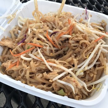 Pon Proem Thai Restaurant - Pad Thai chicken - Thai Near Me - Mercer Island, Washington Pon Proem Thai Restaurant - Pad Thai chicken - Thai Near Me - Mercer Island, Washington