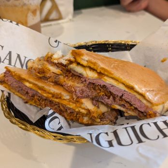 Sanguich - Pan con bistec - Cuban Near Me - Miami, Florida Sanguich - Pan con bistec - Cuban Near Me - Miami, Florida