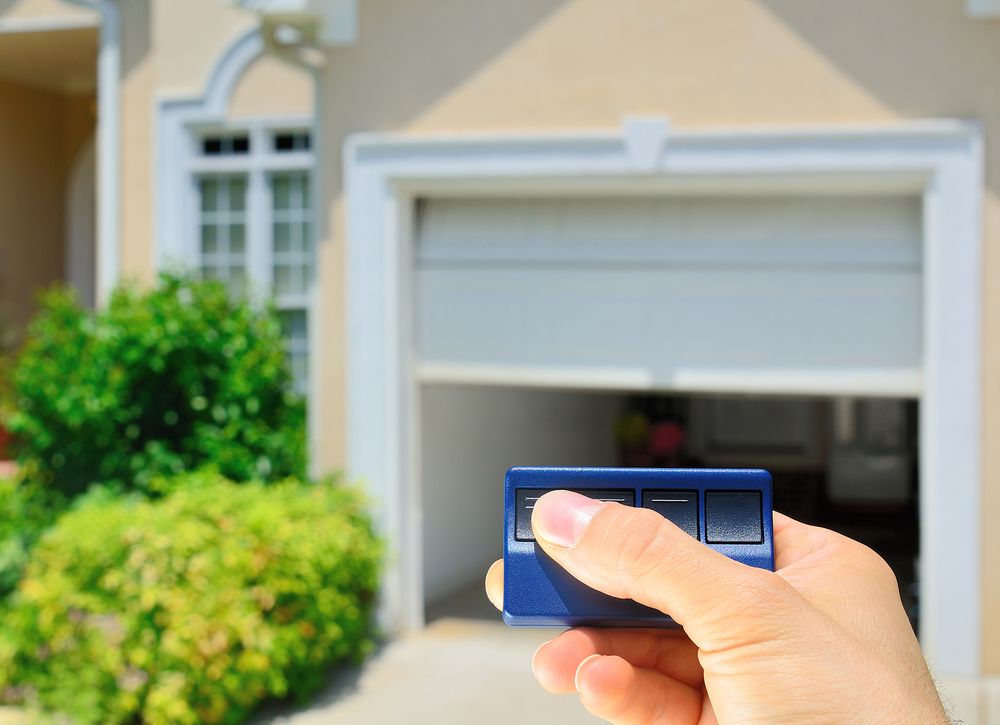 Deluxe Garage Door Services - Garage Door Contractor in Novi, MI