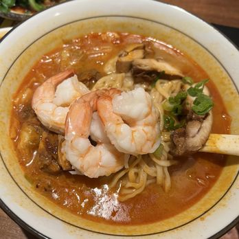 Le Shrimp Noodle Bar - A2 Spicy Prawn Braised Scallion Soy Chicken Noodle - Ramen Near Me - Costa Mesa, California Le Shrimp Noodle Bar - A2 Spicy Prawn Braised Scallion Soy Chicken Noodle - Ramen Near Me - Costa Mesa, California