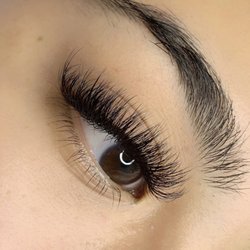 Dreamluxe Esthetics - Wispy volume lashes by Jackie