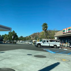 7-Eleven - 7-11