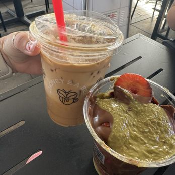 Honey 2 A Bee - Iced Spanish Latte Dubai chocolate strawberries - Coffee & Tea Near Me - Tempe, Arizona