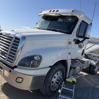 909 Auto Glass - Windshield Installation & Repair Near Me 909 Auto Glass - Windshield Installation & Repair Near Me