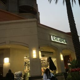 Exterior outside entrance of Erewhon - Beverly Hills, California Exterior outside entrance of Erewhon - Beverly Hills, California